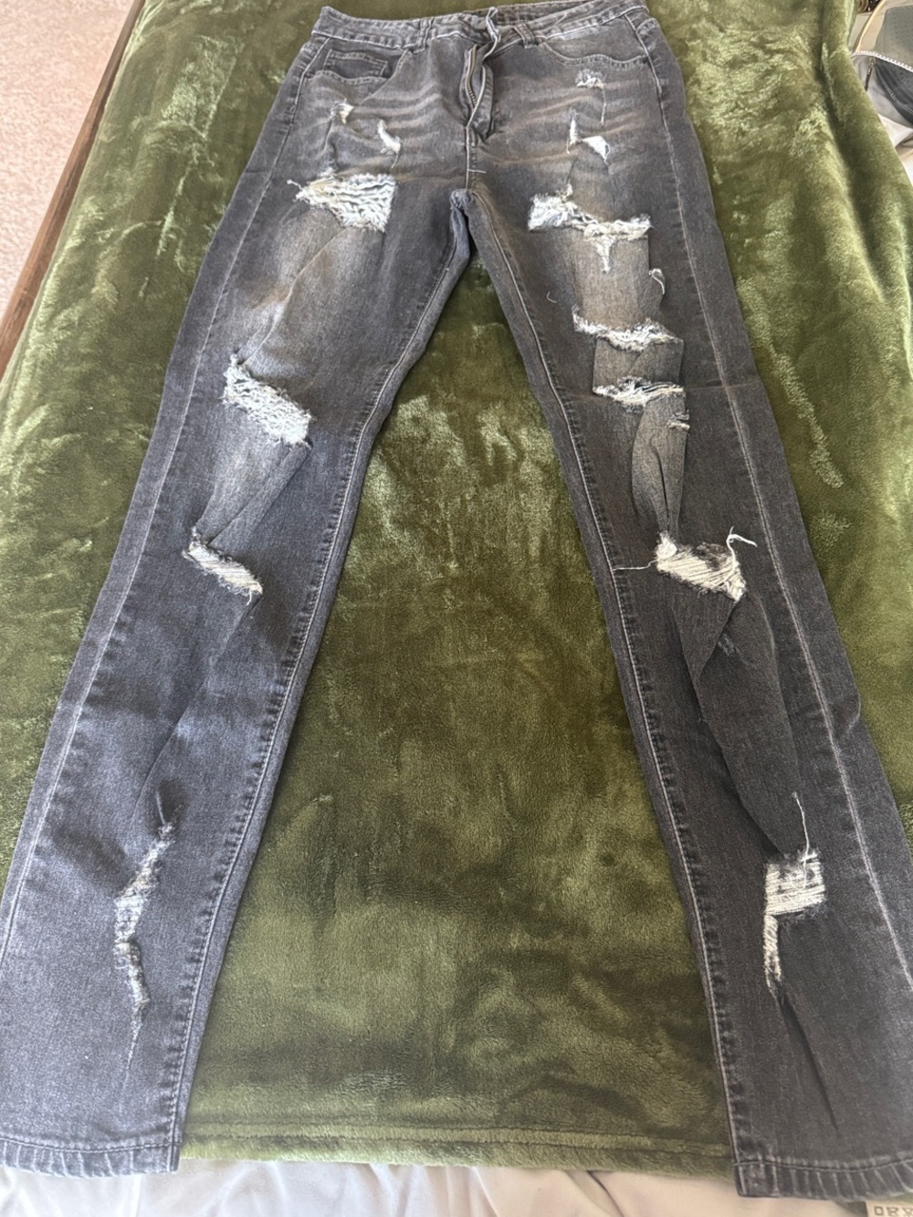 SHEIN Women's Skinny Distressed Black Jeans